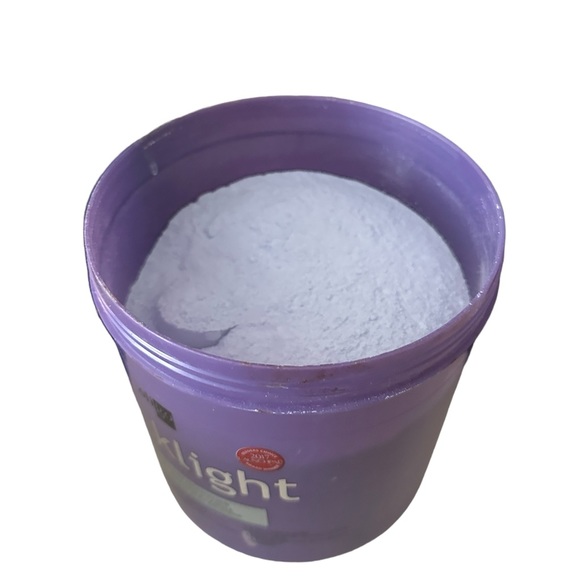 Oligo Blacklight Balayage Clay Lightener and 40 and 10 volume crème developer - Picture 4 of 8